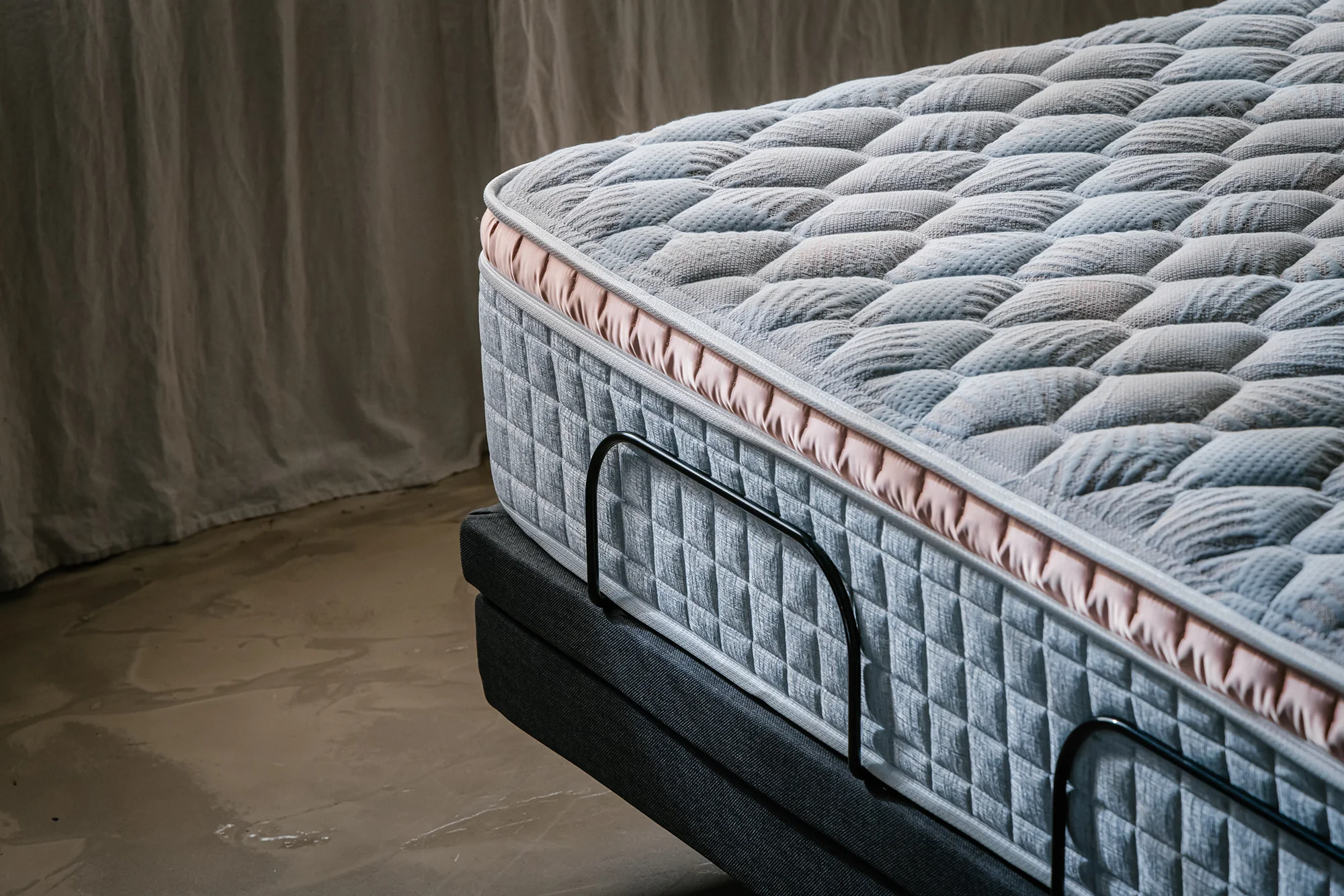Artemis Mattress & iPerform 2000 Adjustable Base - Queen Bundle Deal - Image 6