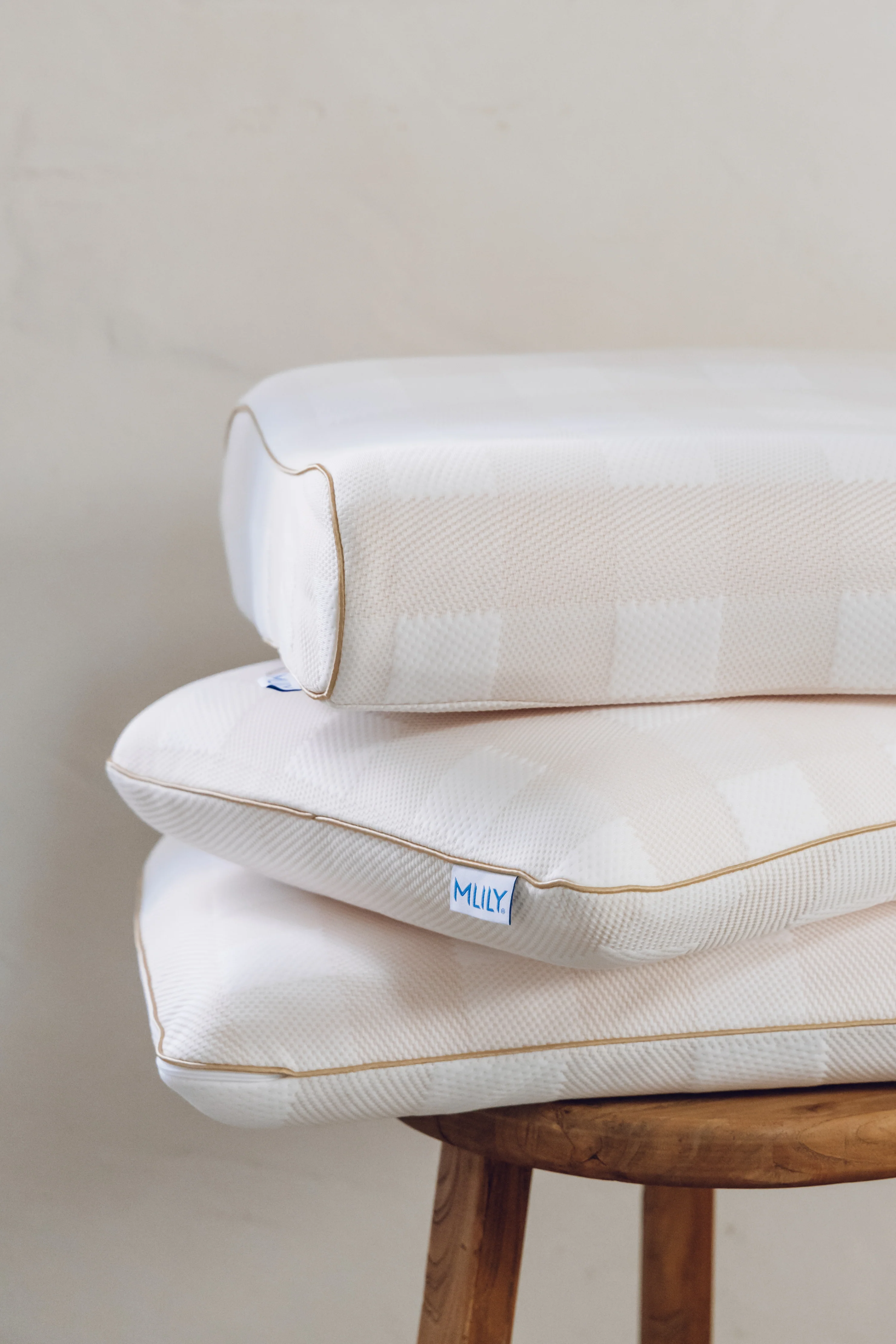 Sanctuary Smart Foam Pillow Medium - Image 3