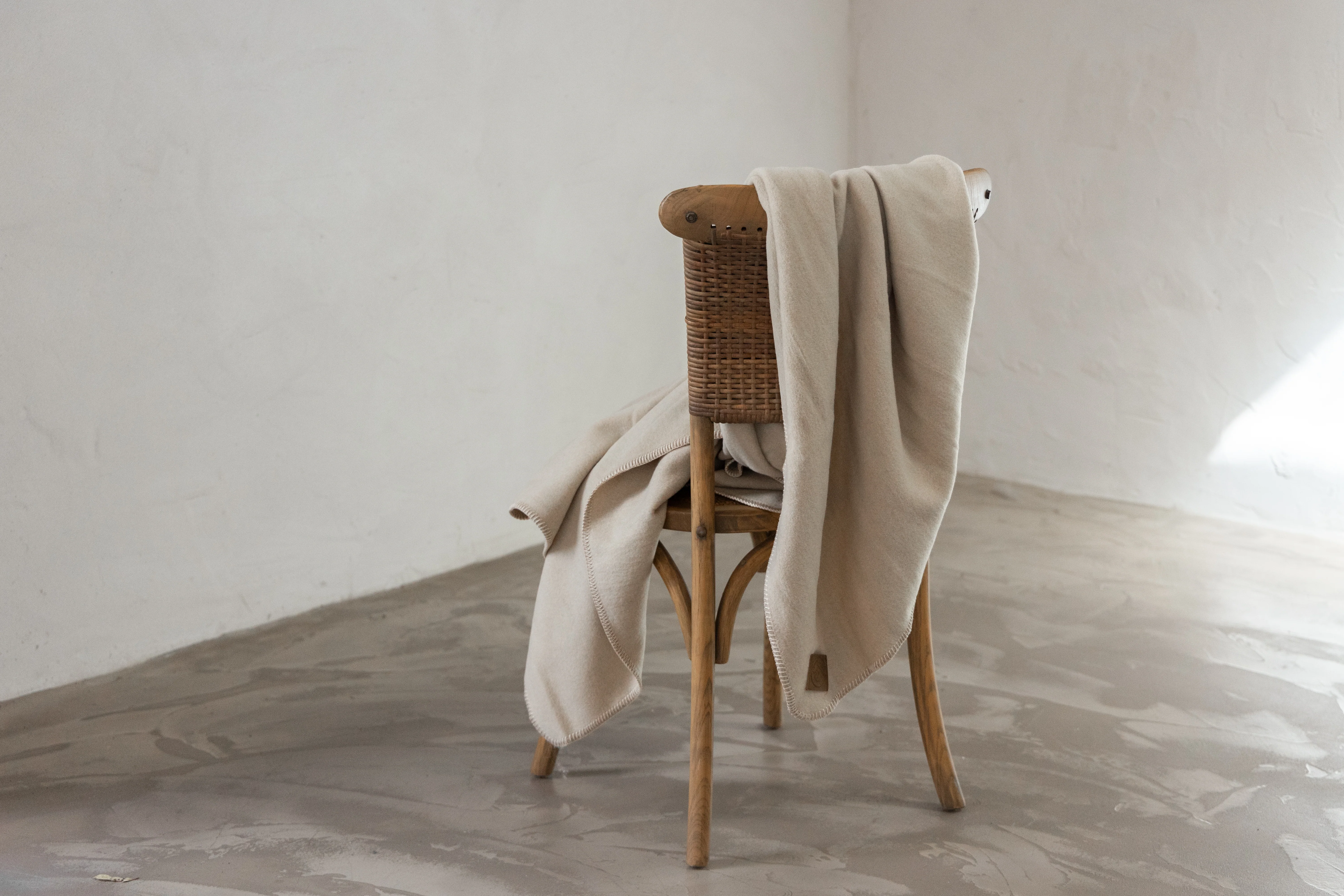 Solid Crème Throw - Image 3